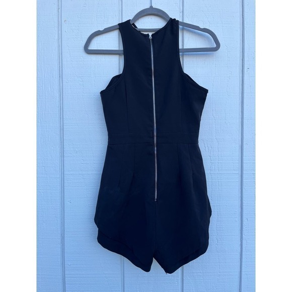 Revolve Premonition Women's Sexy Black Plunging V Neck Romper, Back Zip, sz 2 - Picture 4 of 9